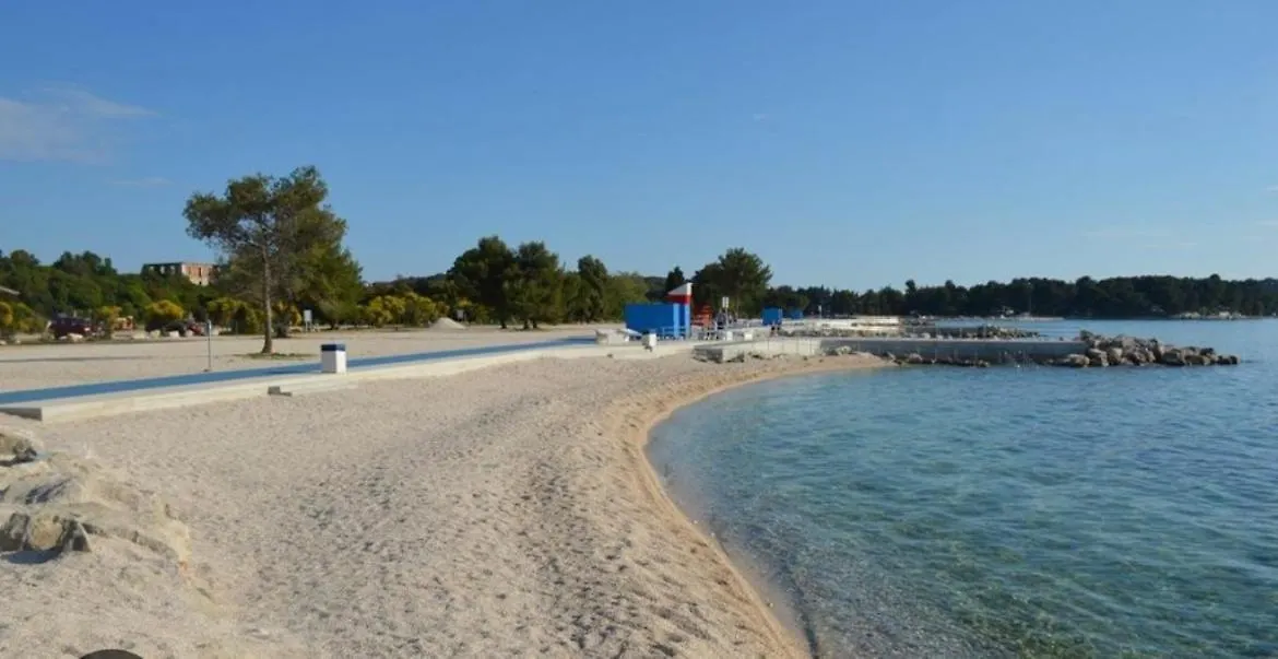 Apartamento Zen Place Apartman Pula With Private Parking 0*,  Croacia